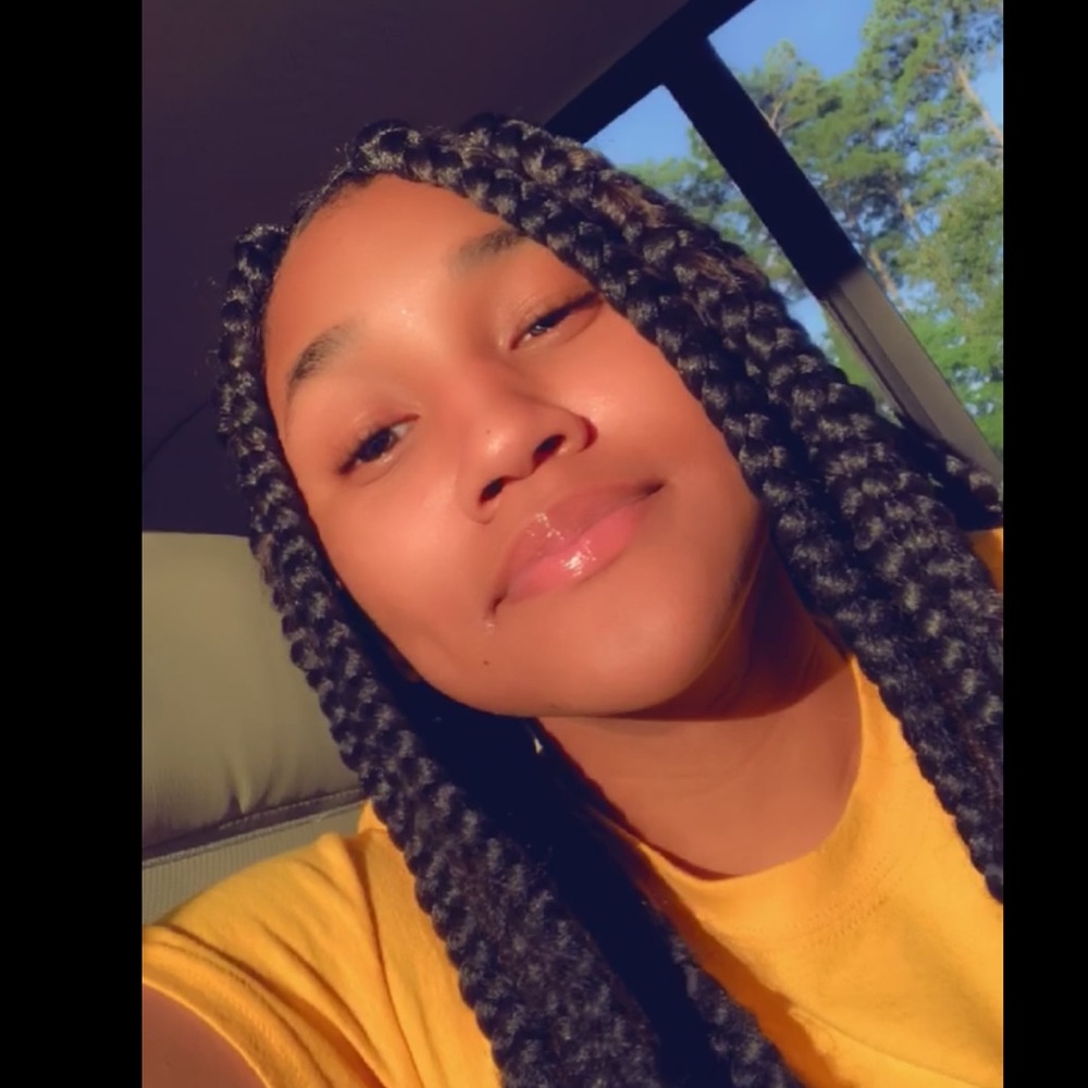 Meet your Posher, Alicia